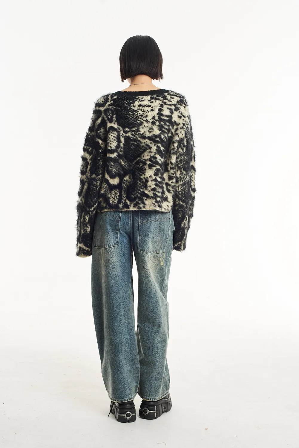 The Ragged Priest Slither Knit slangemønstret V-hals