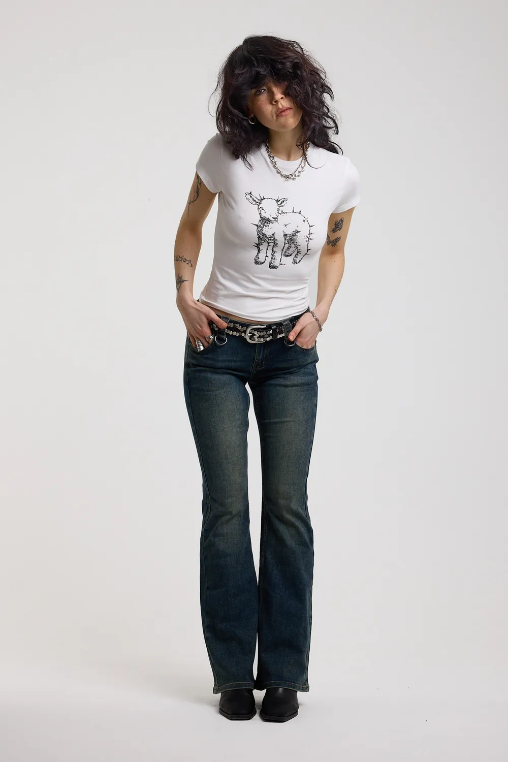 The Ragged Priest Flock Graphic baby tee 10 hvid lam