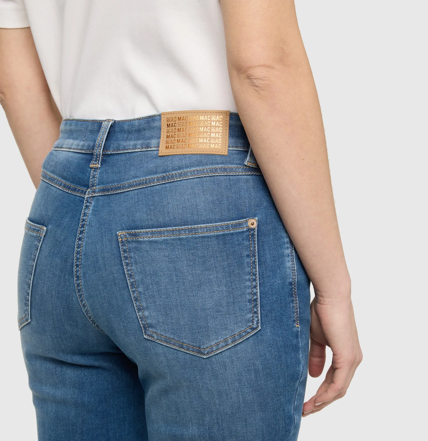 MAC Melanie 5040-90-0387 straight jeans mellemblå stretch