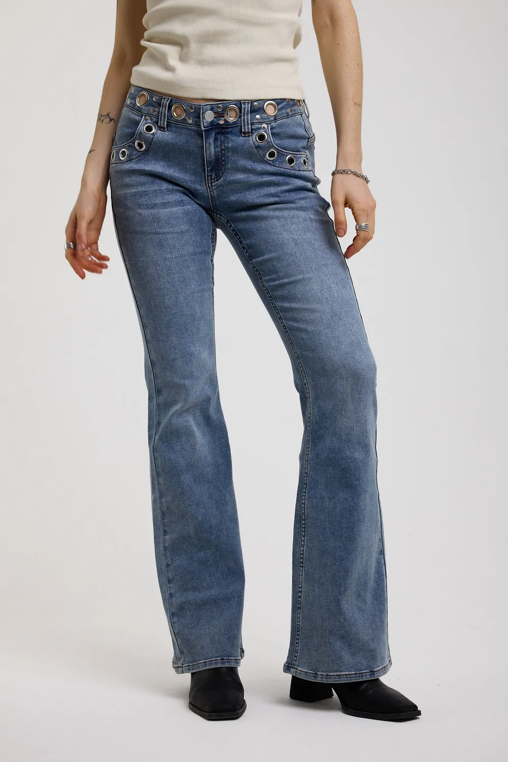The Ragged Priest Grade Flare Jeans mid-blue lavtaljede