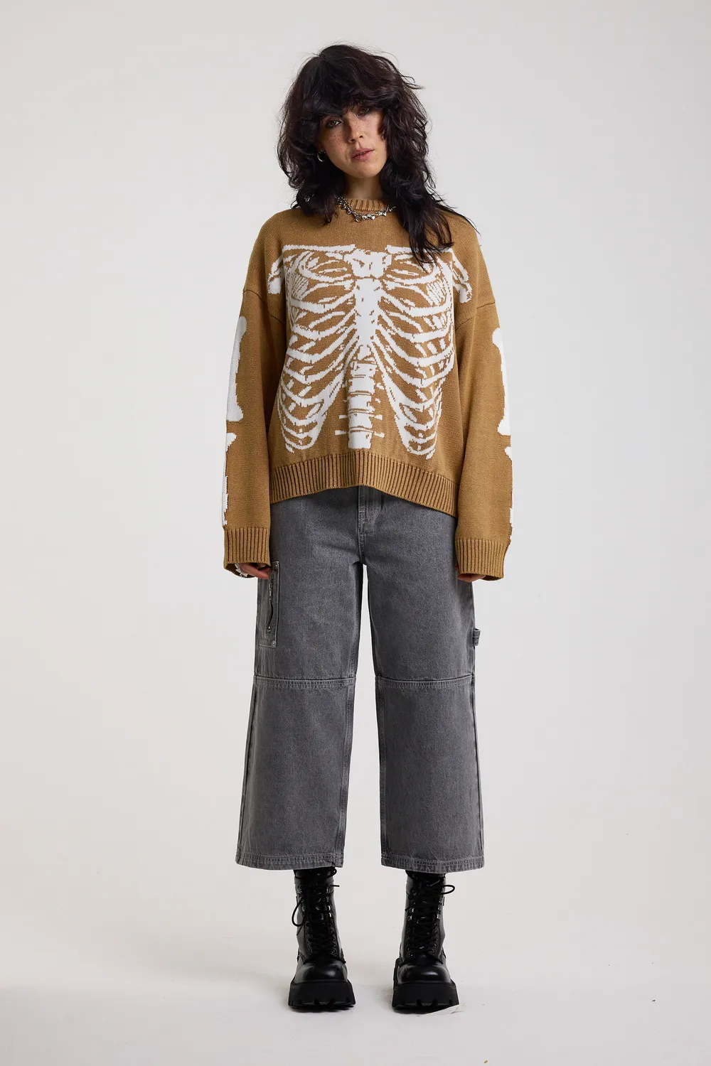 THE RAGGED PRIEST Bones striktrøje brun skeleton