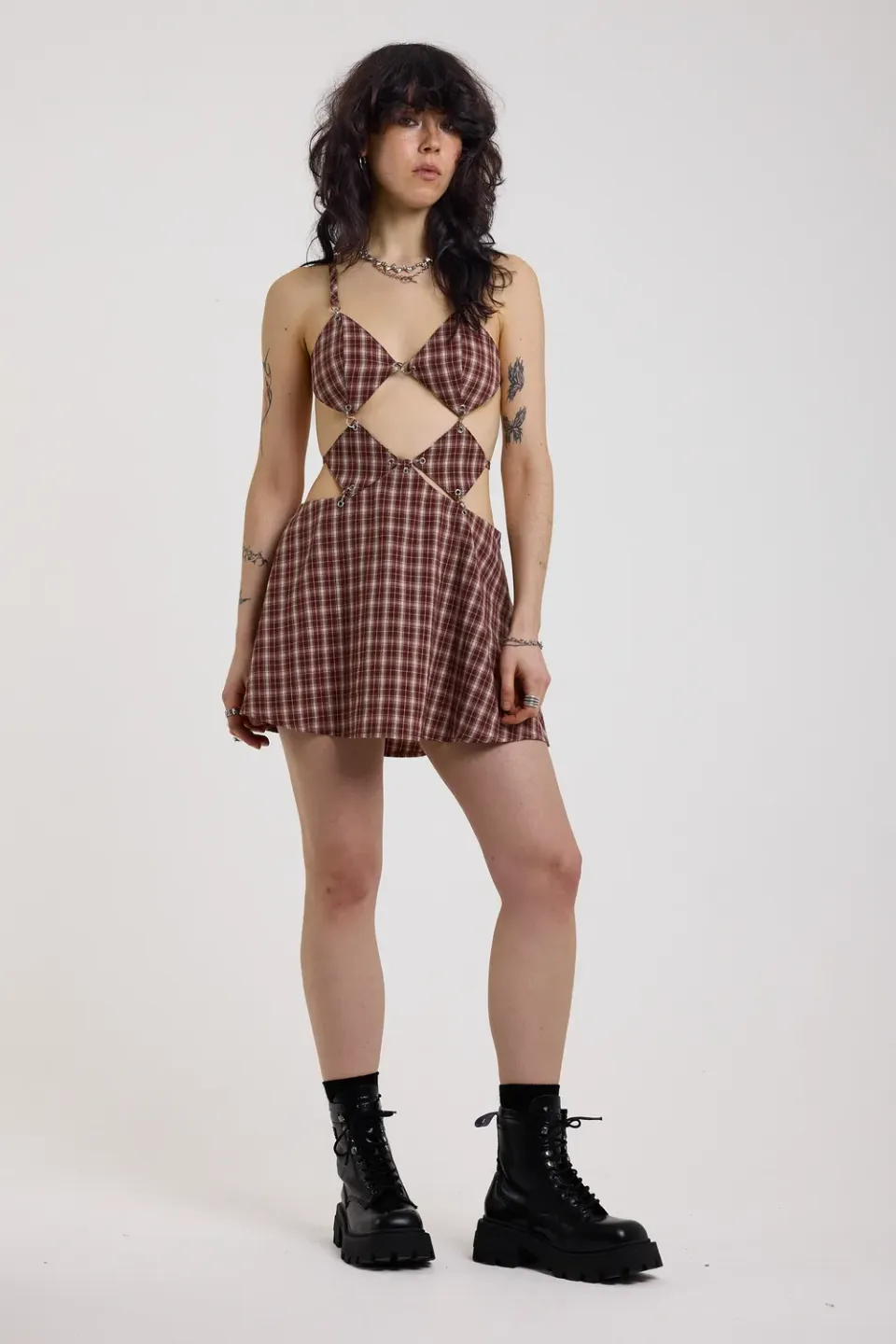 The Ragged Priest Blaze Grunge Check Cut Out minikjole burgundy åben ryg