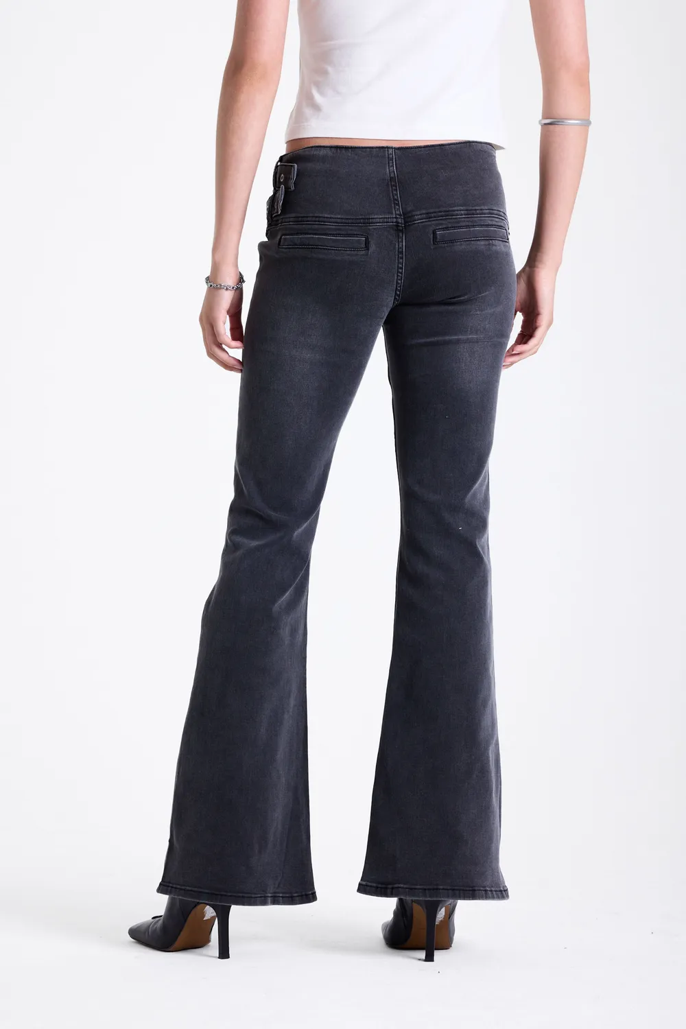 The Ragged Priest Moss Double Buckle flare jeans sort vasket