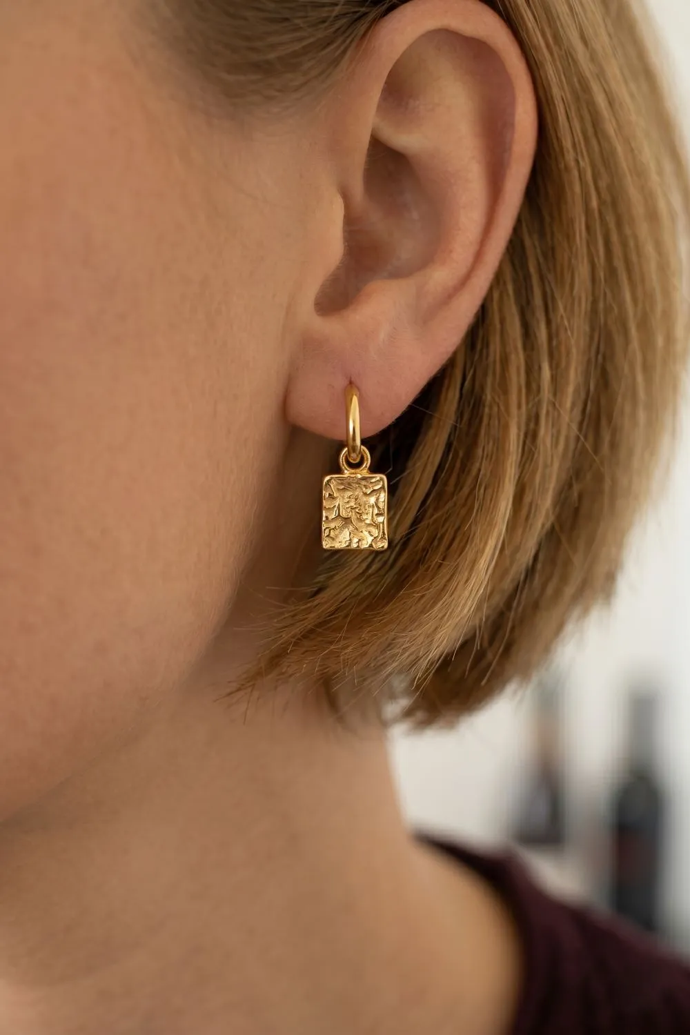 Organsk Textured Drop hoop øreringe guld small