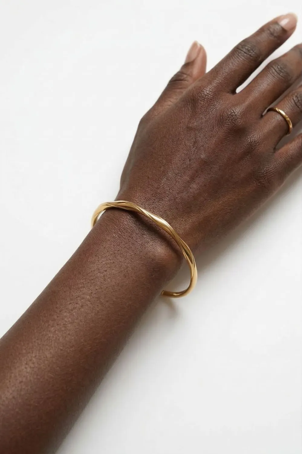 Organsk Essence Bangle armbånd guld åben