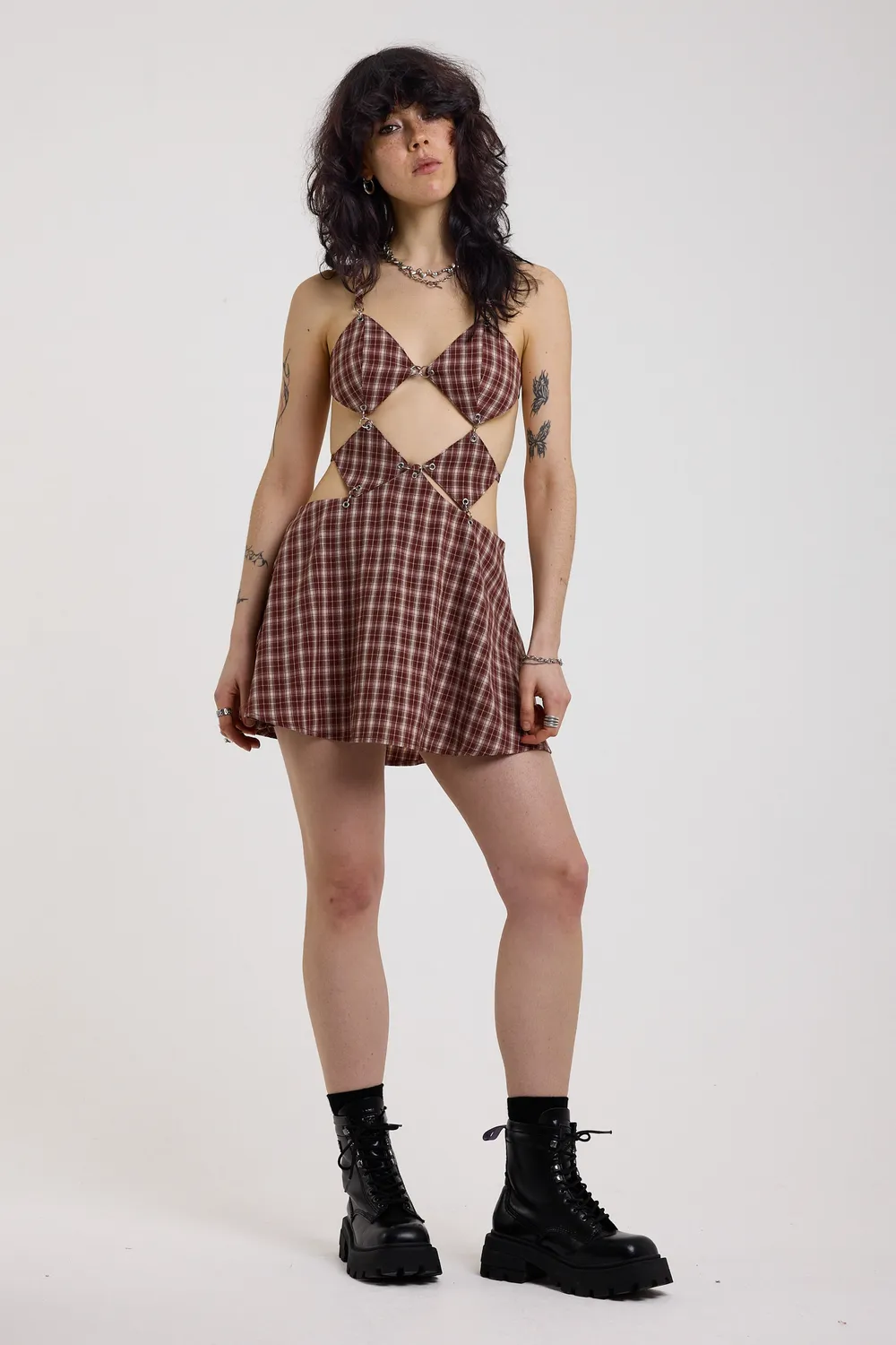 The Ragged Priest Blaze Grunge Check Cut Out minikjole burgundy åben ryg