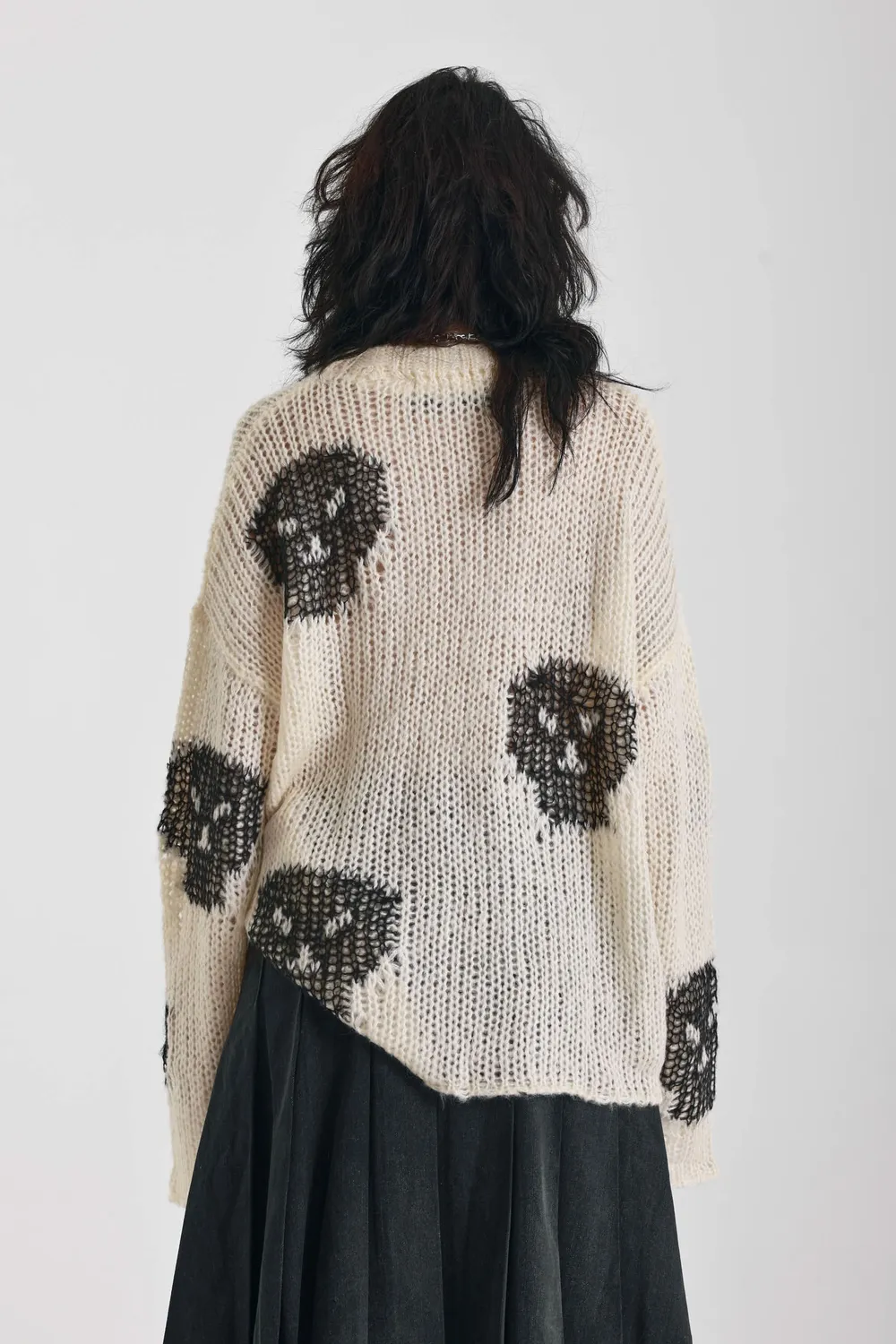 THE RAGGED PRIEST Bonehead Skull striktrøje oversized ecru