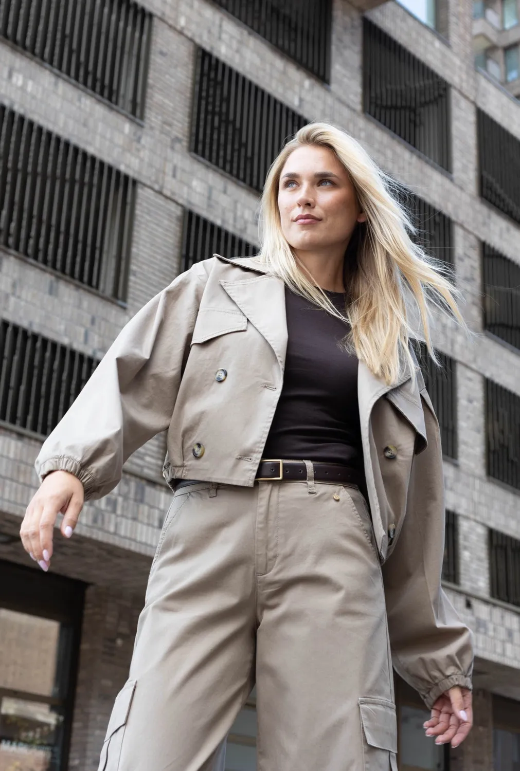 Para Mi Maya jakke desert beige cropped trench