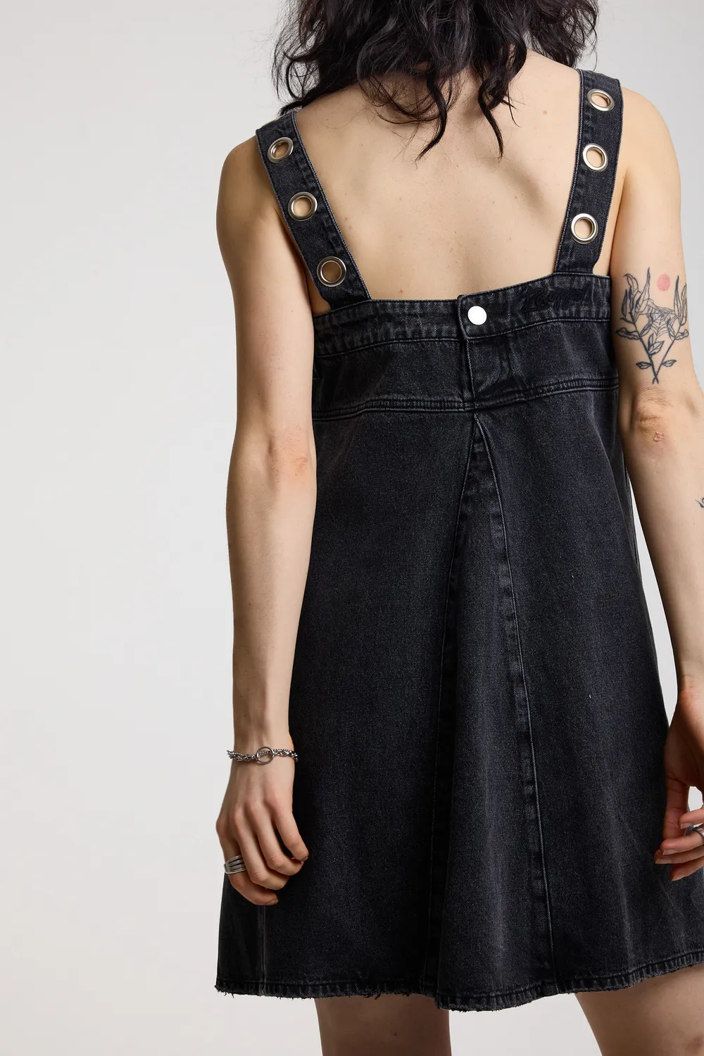 The Ragged Priest Dilemma Denim Eyelet Mini Kjole sort