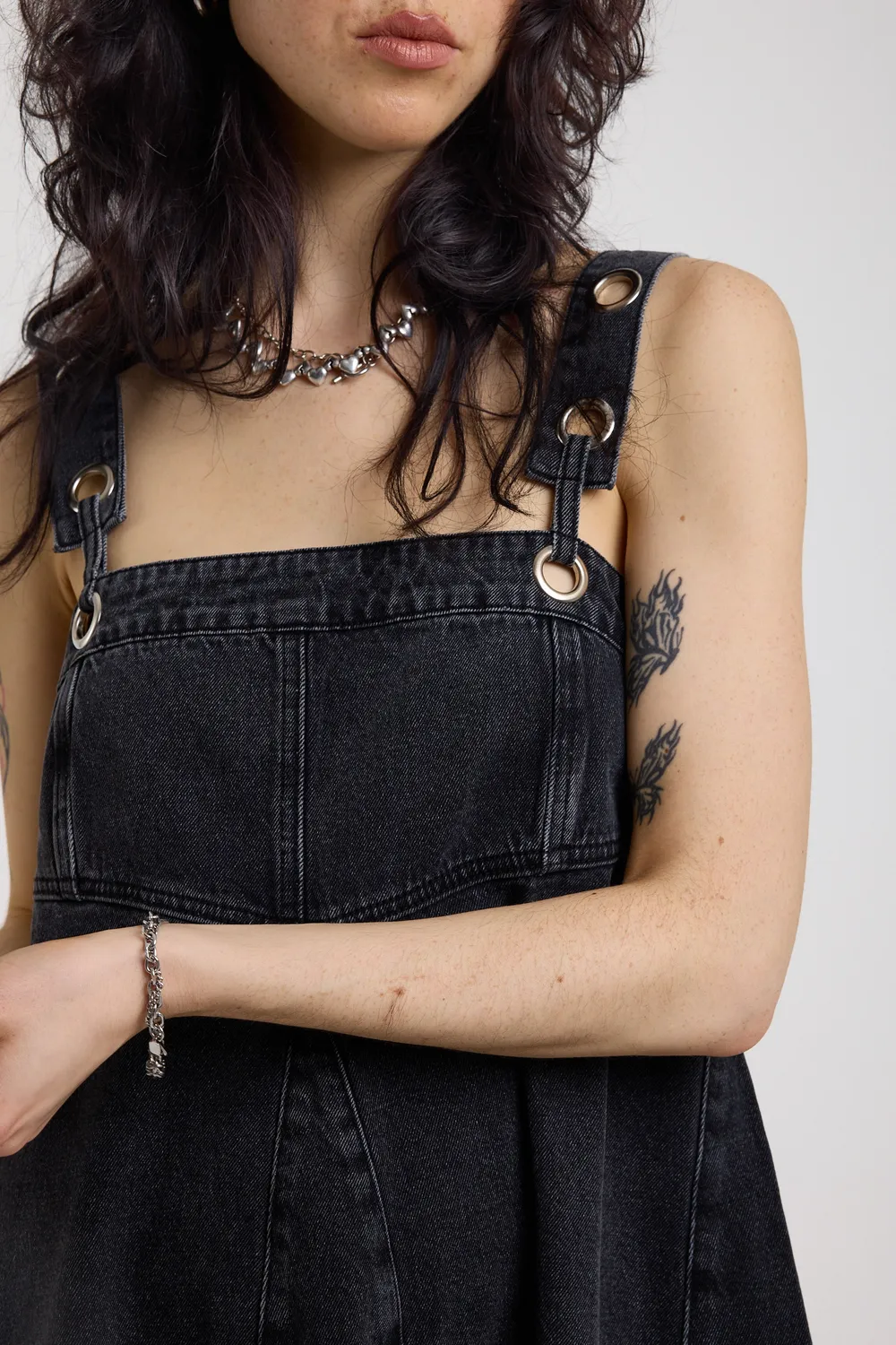 The Ragged Priest Dilemma Denim Eyelet Mini Kjole sort