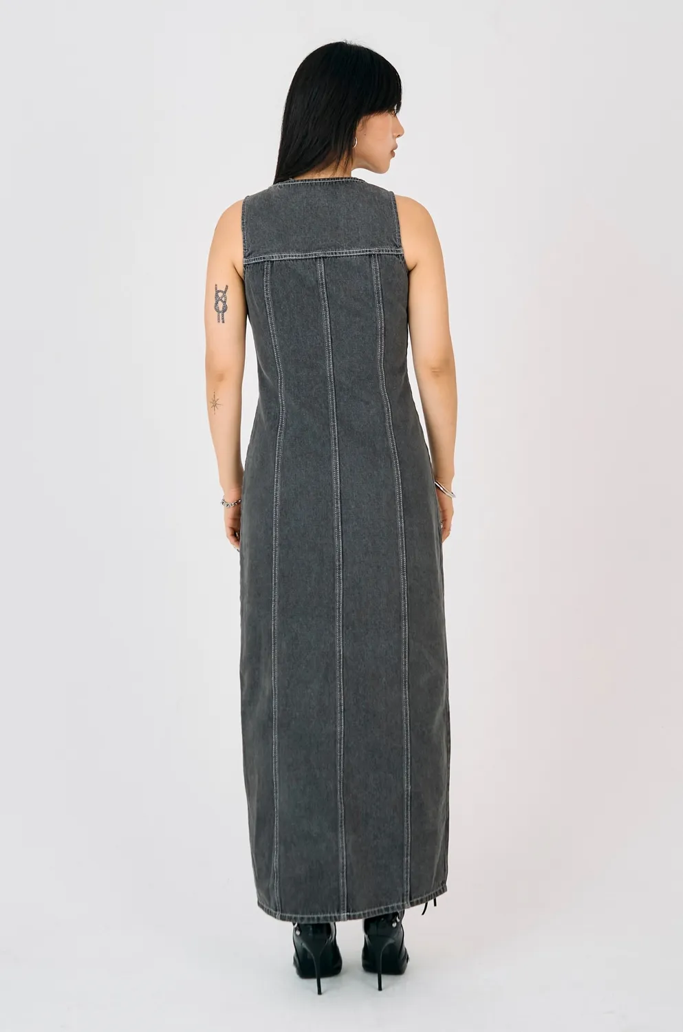 THE RAGGED PRIEST Defence denimkjole grå maxi