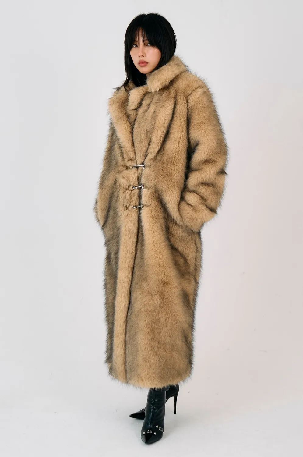 The Ragged Priest Tara Faux Fur frakke maxi sort stor