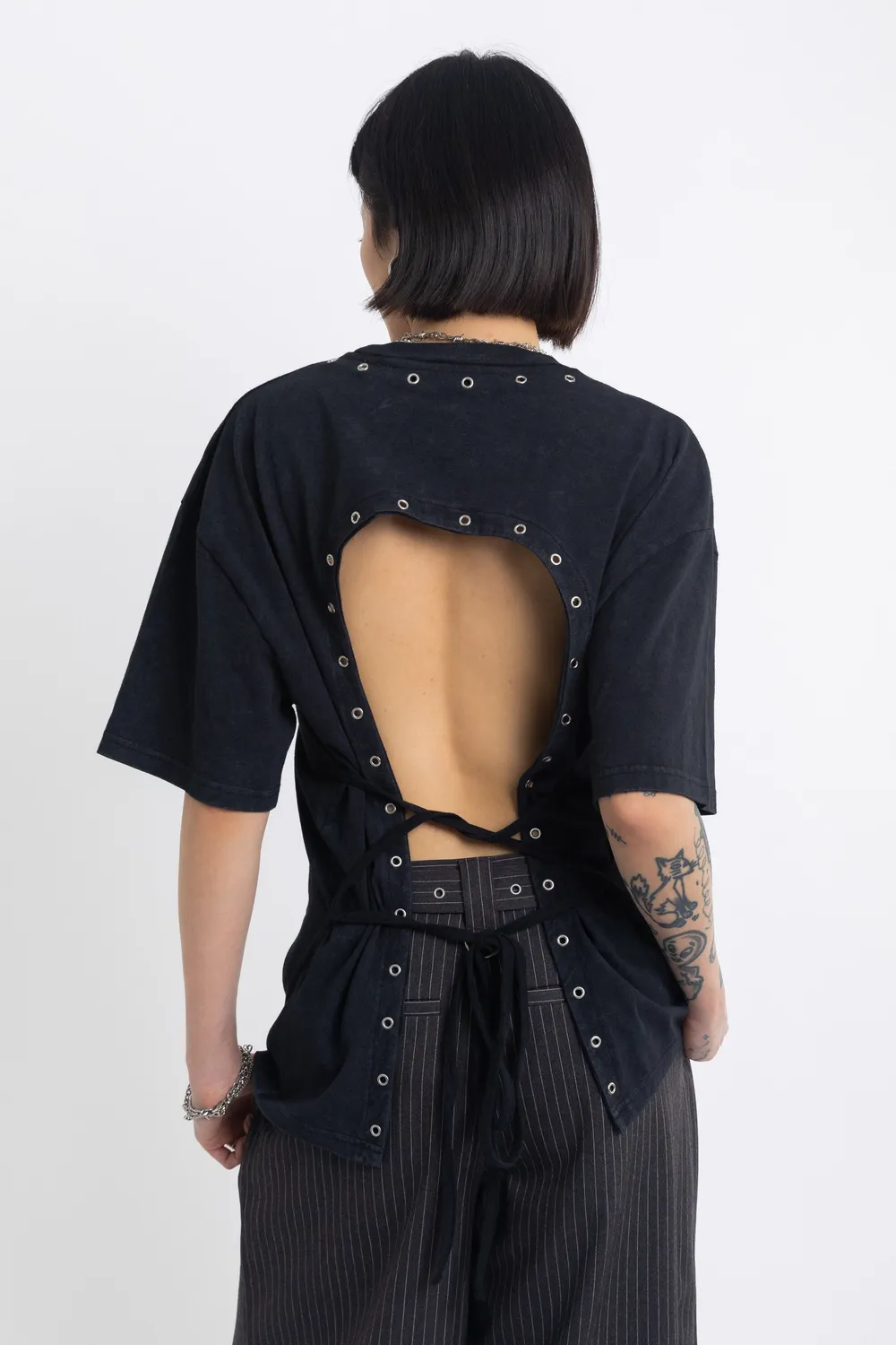 The Ragged Priest Window Oversized Open Back T-shirt sort