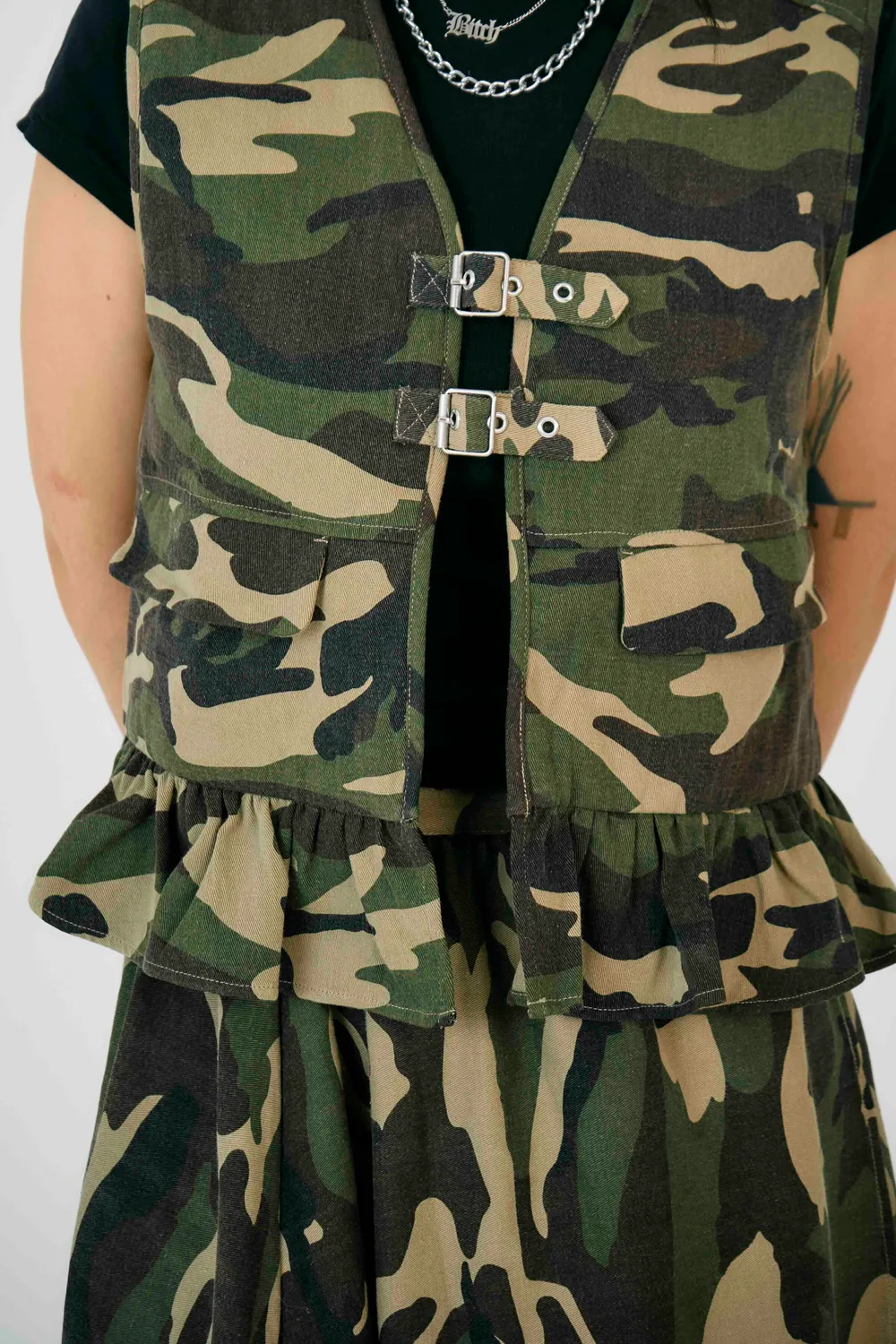 THE RAGGED PRIEST Force Camo Hardware vest camo cropped