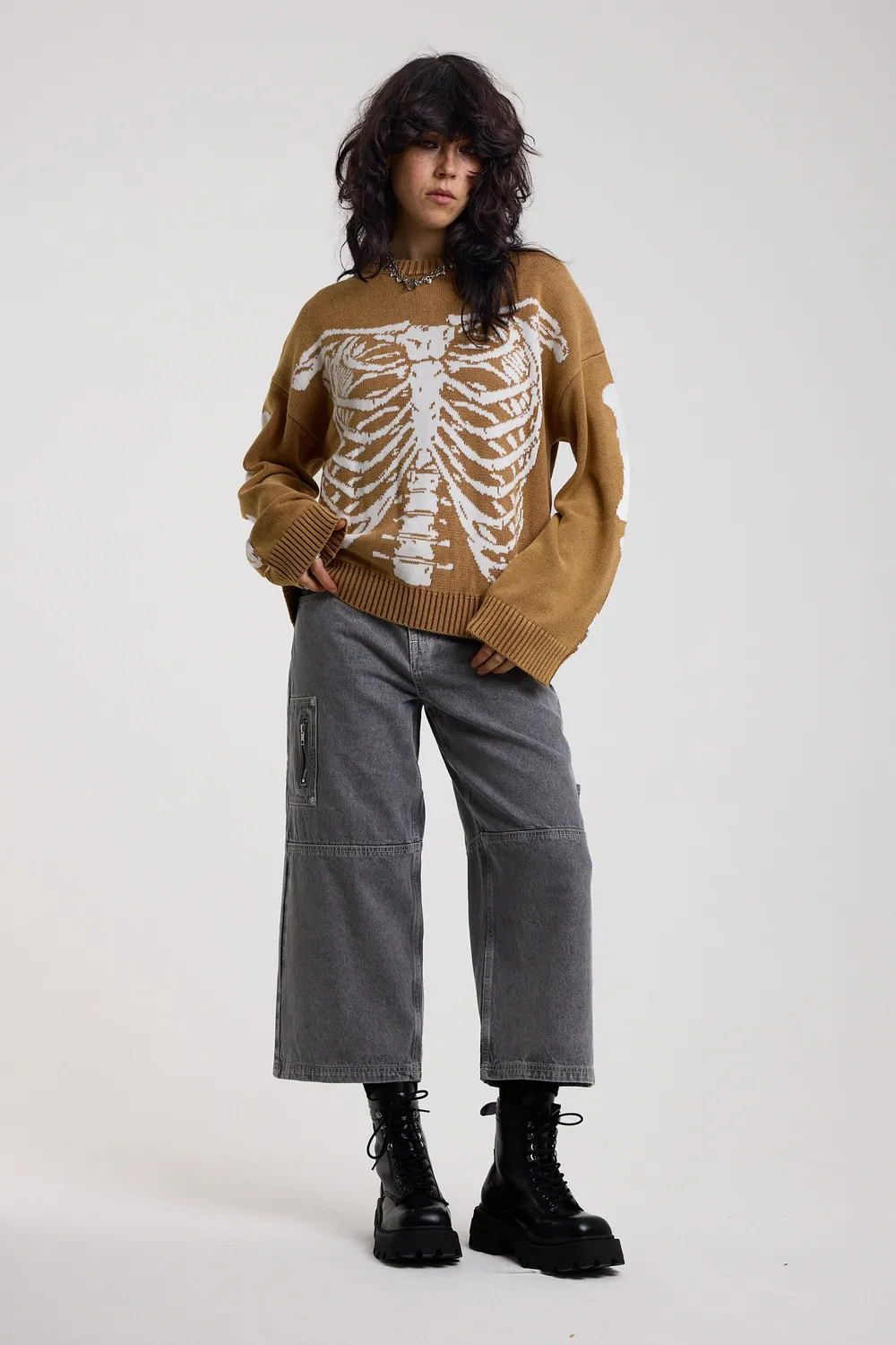 THE RAGGED PRIEST Bones striktrøje brun skeleton