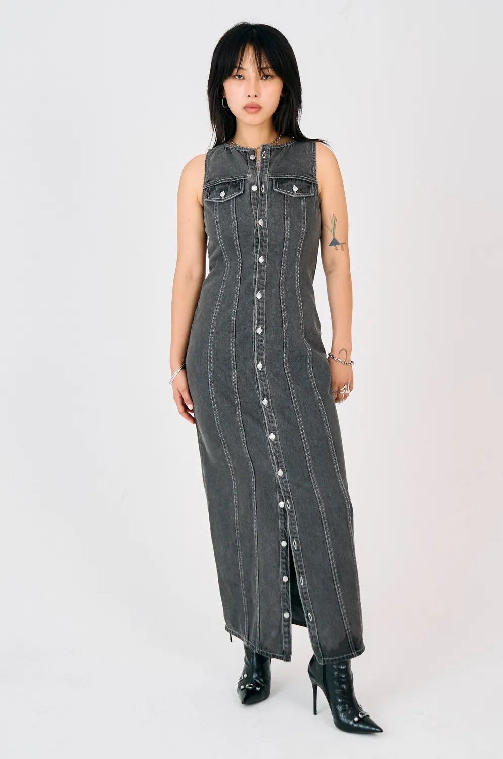 THE RAGGED PRIEST Defence denimkjole grå maxi