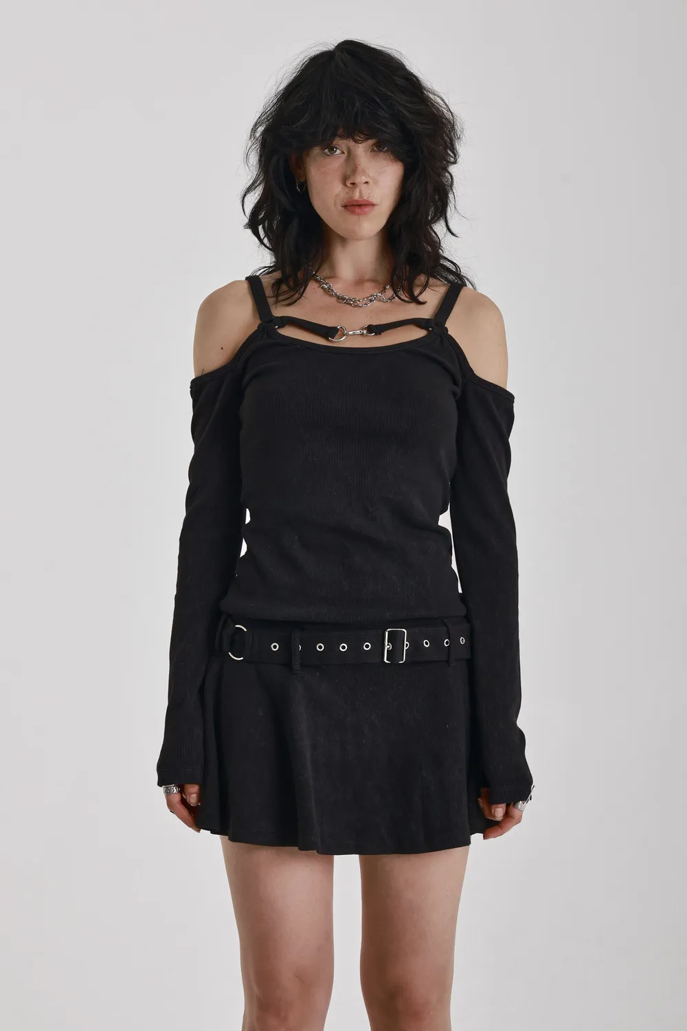 THE RAGGED PRIEST Skin Harware Off Shoulder minikjole sort