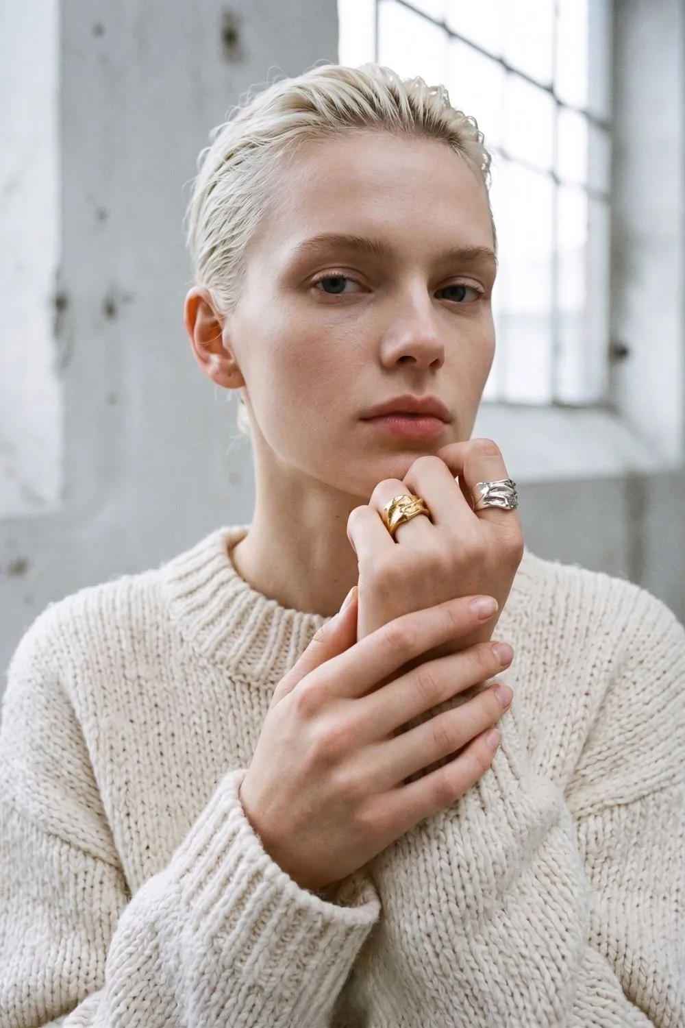 Organsk Sculpted Wave ring guld justerbar bølgede