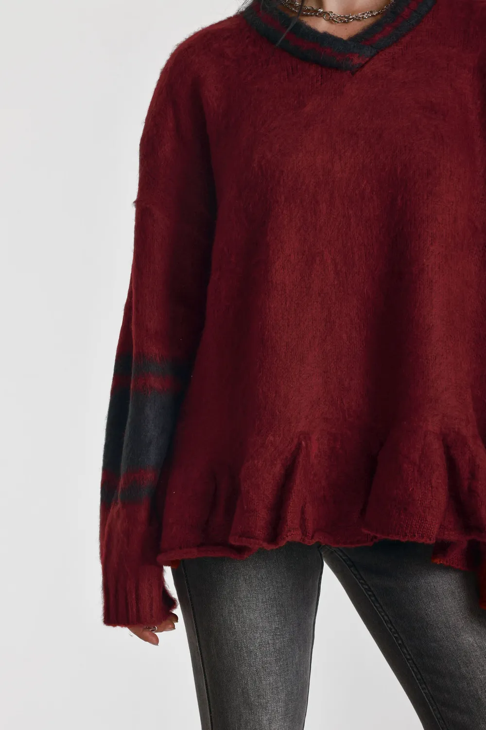 The Ragged Priest Icon Varsity strik rød oversize