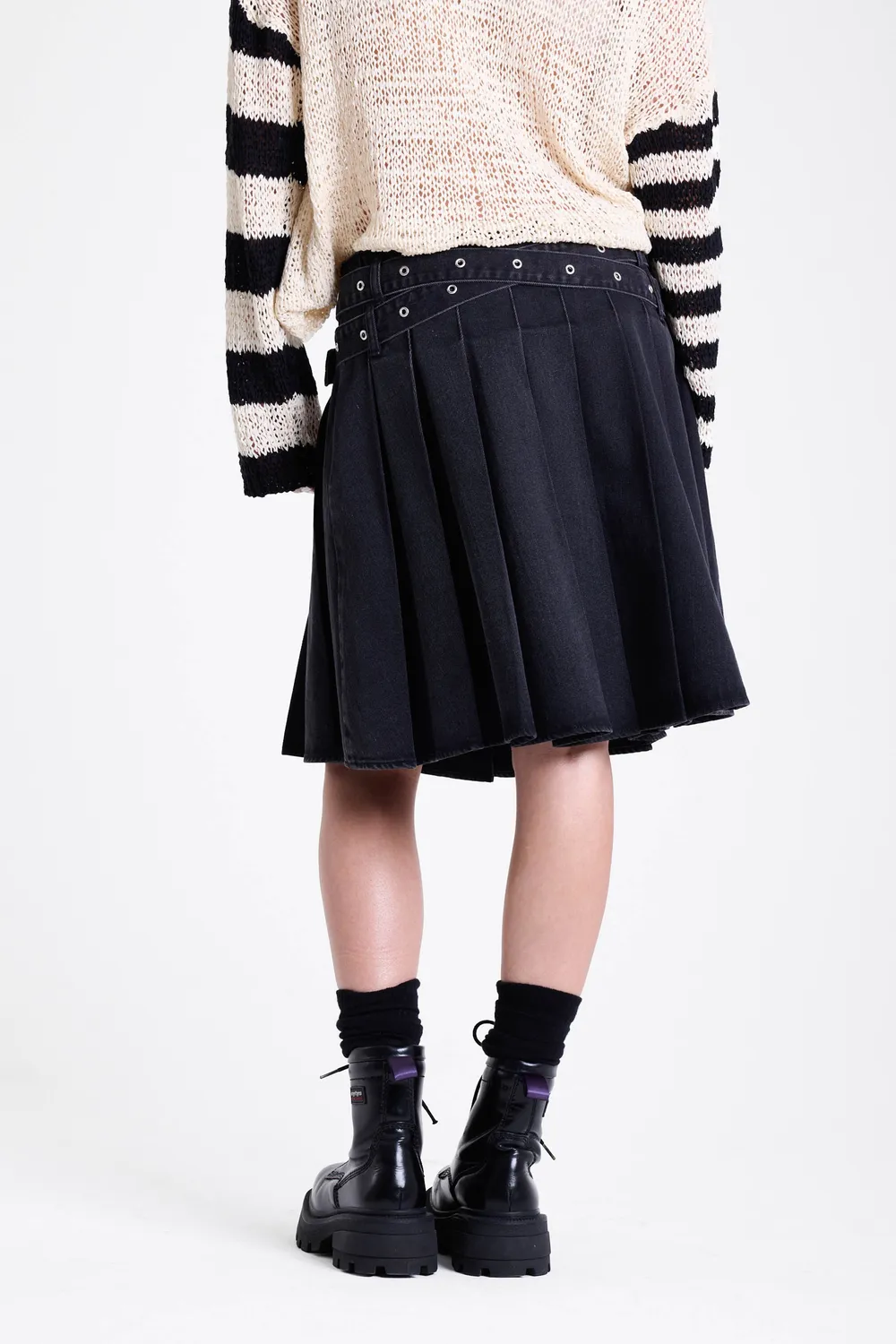 The Ragged Priest Slingshot Pleated Denim Midi nederdel sort