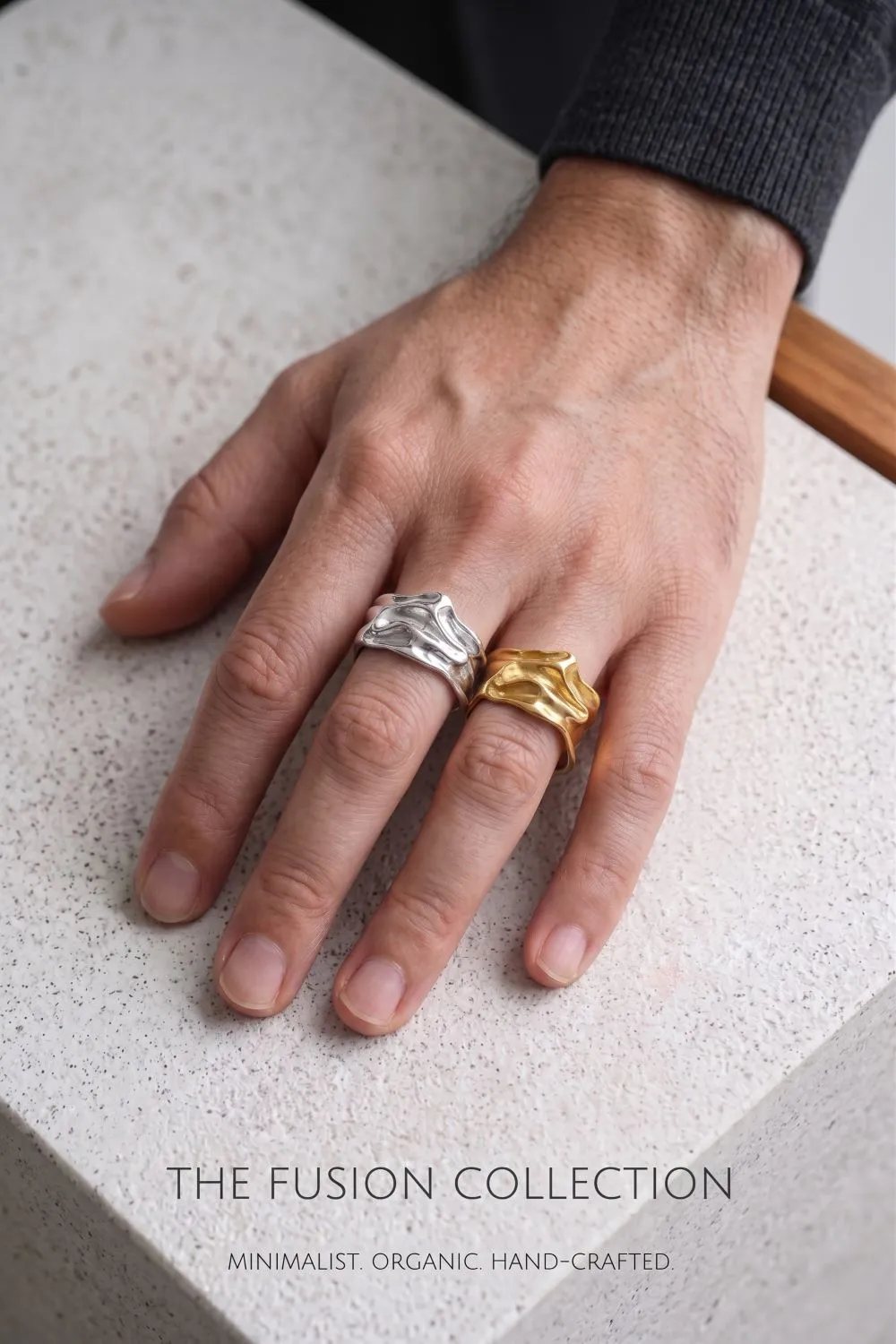 Organsk Sculpted Wave ring guld justerbar bølgede