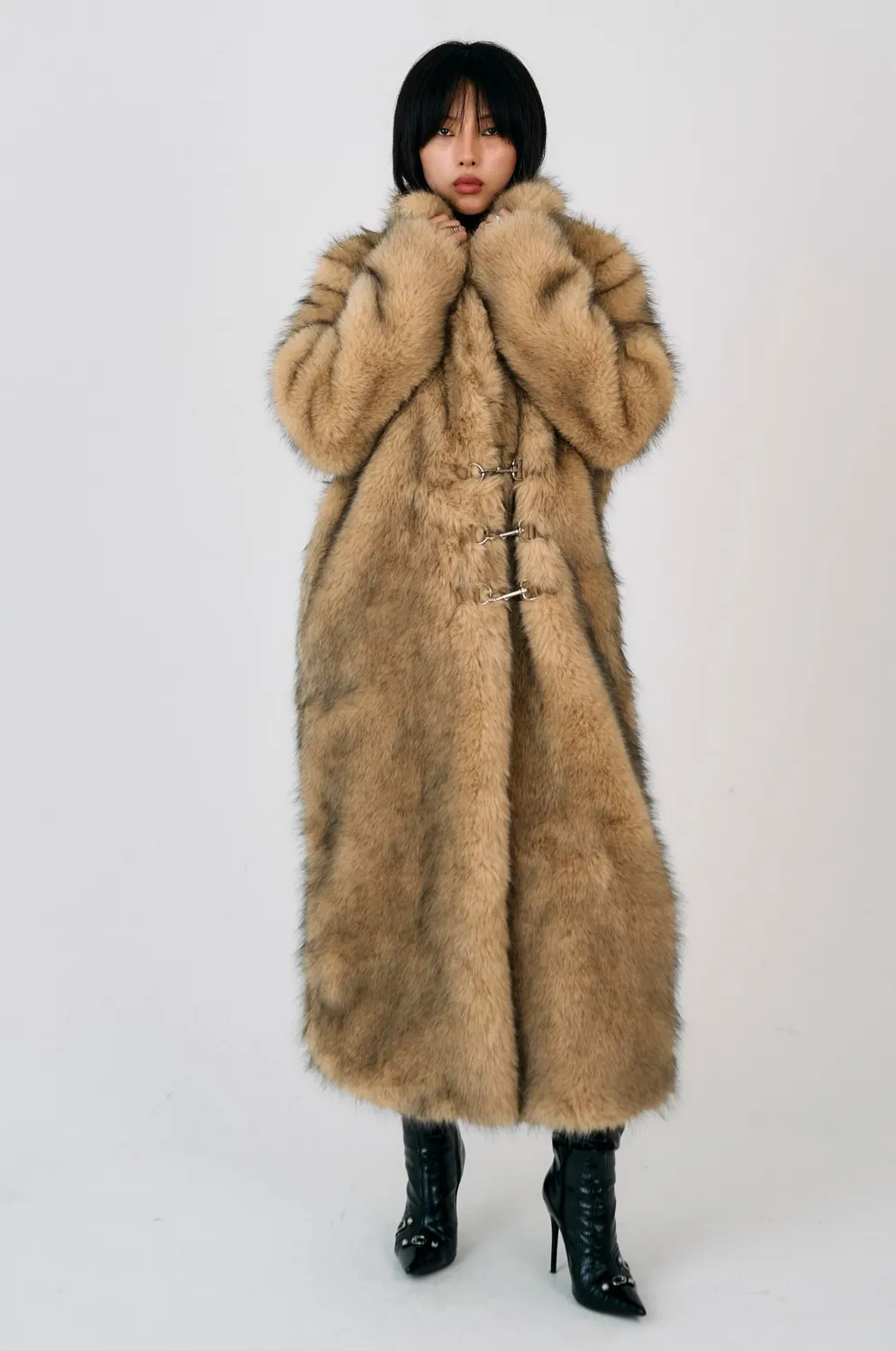The Ragged Priest Tara Faux Fur frakke maxi sort stor