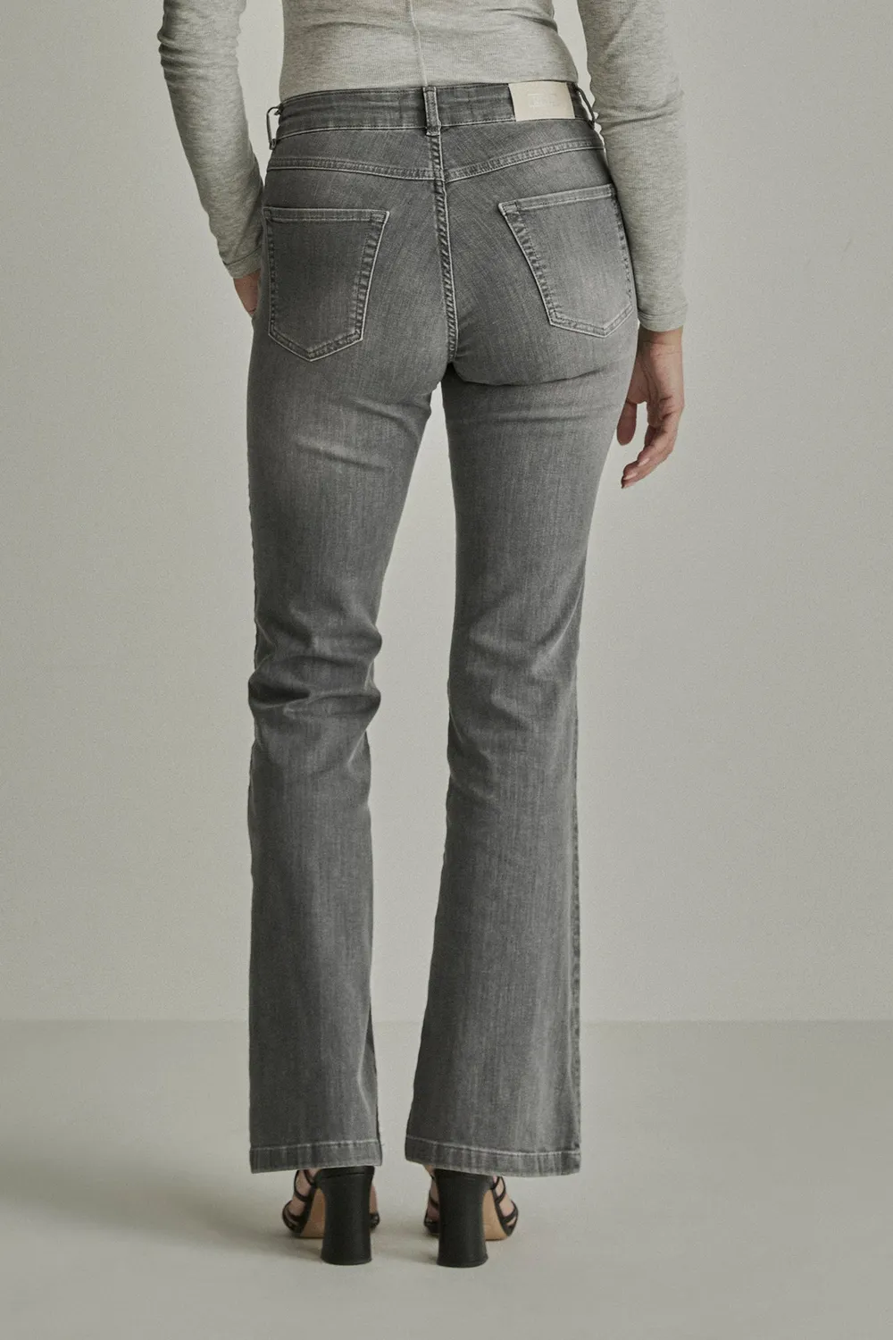 Para Mi Jeans Jade jeans Grey Used bootcut flare