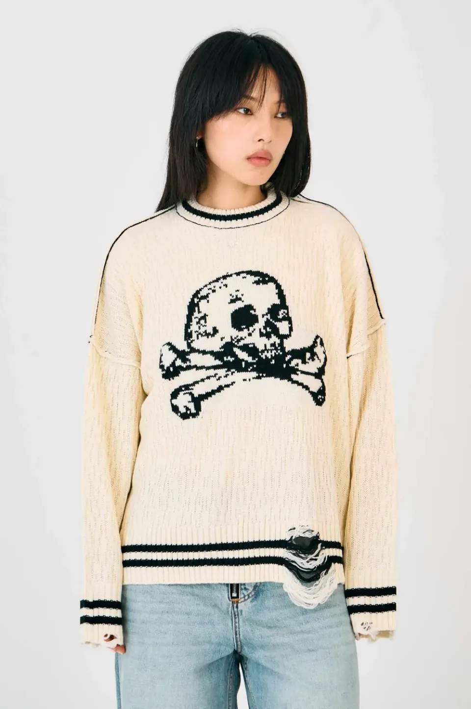 THE RAGGED PRIEST Cult Skull striktrøje creme oversize