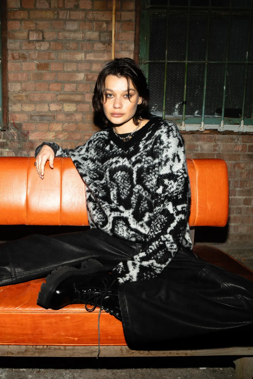The Ragged Priest Slither Knit slangemønstret V-hals