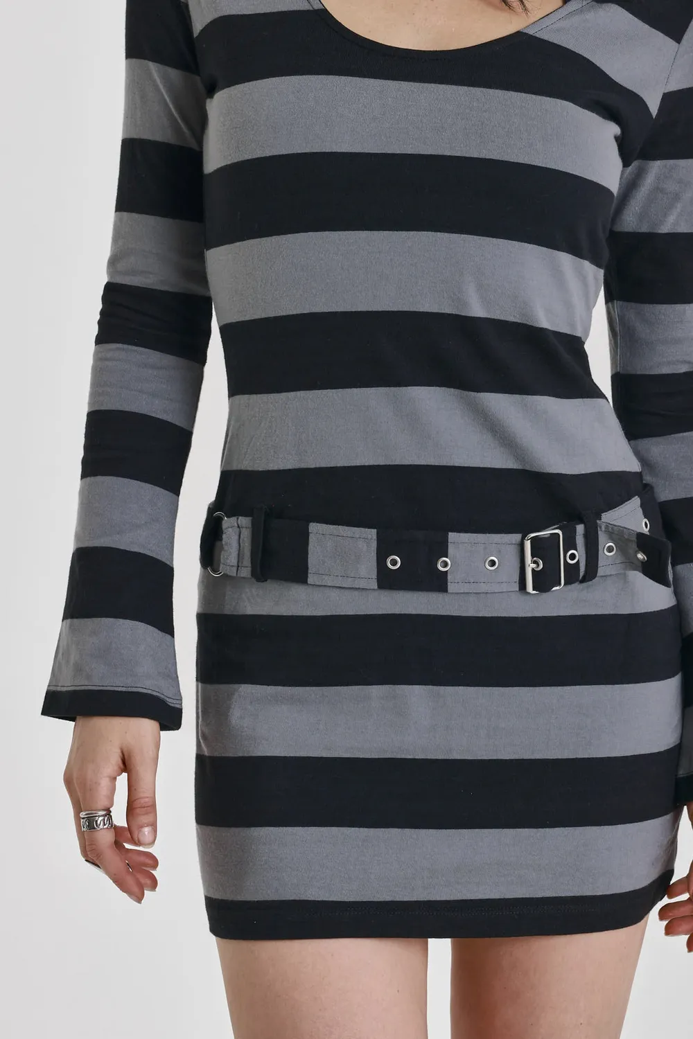 THE RAGGED PRIEST Boss Grunge Stripe hættet minikjole