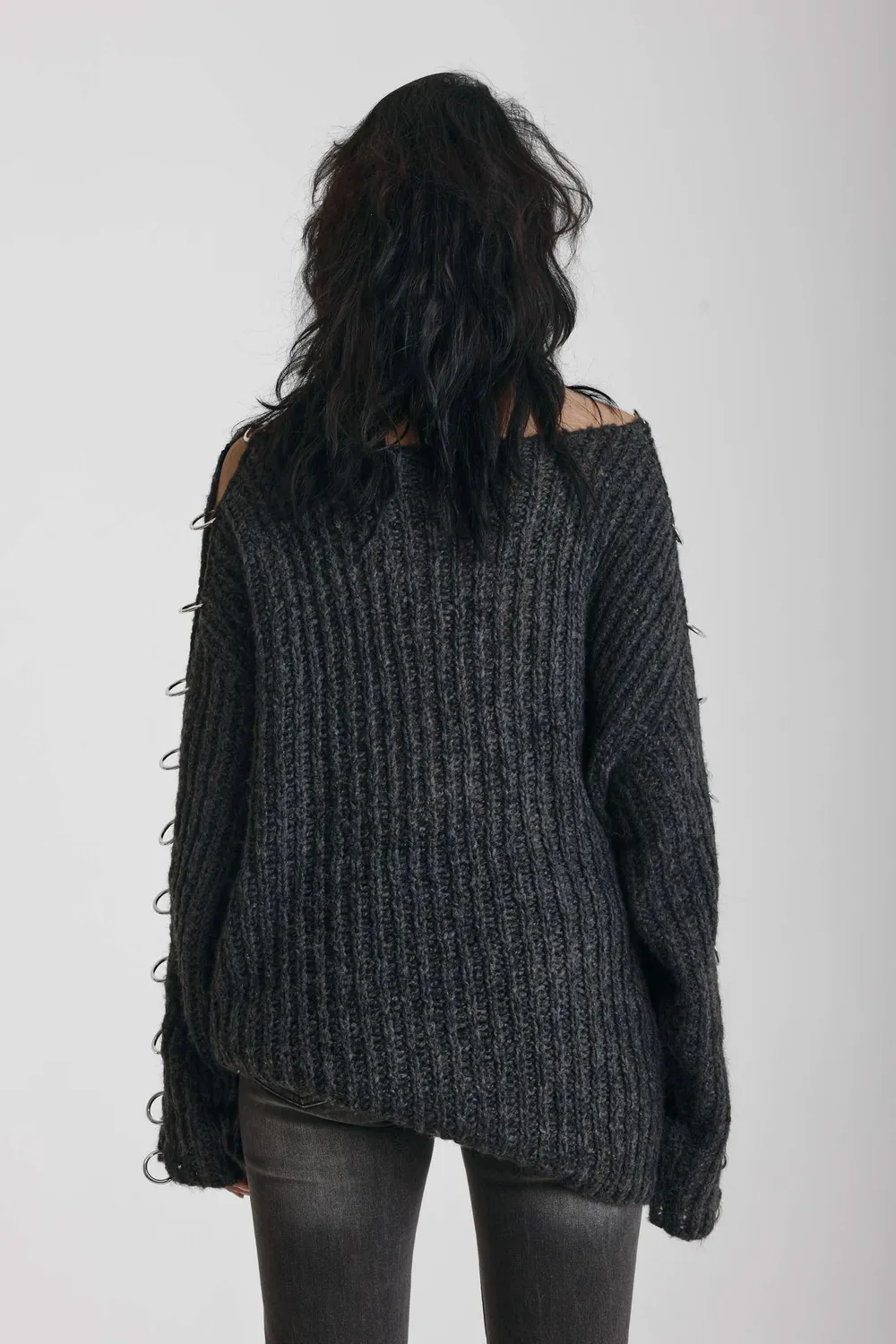 THE RAGGED PRIEST Spine Oversized Slash Neck striktrøje grå