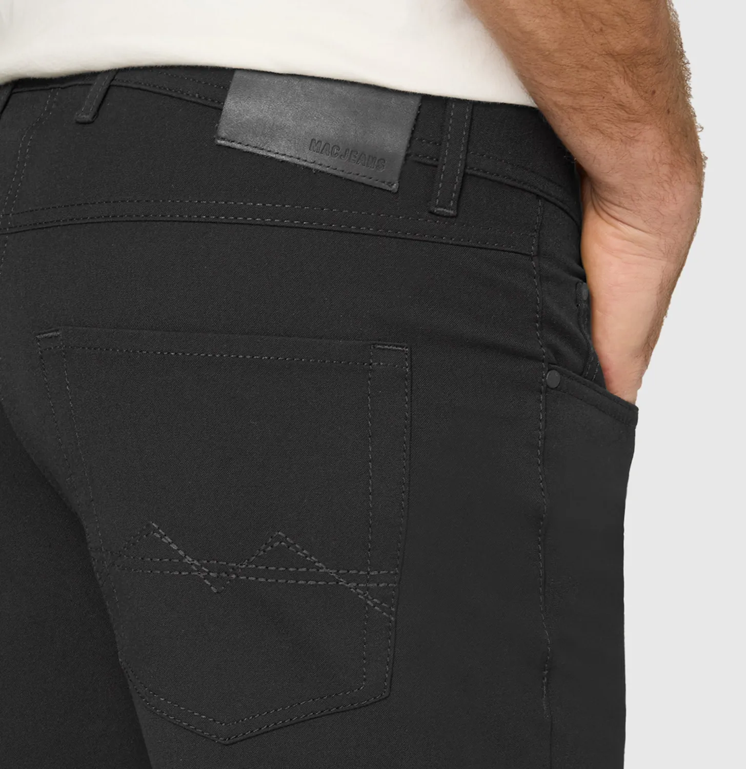 MAC Arne Modern Fit gabardine bukser sort