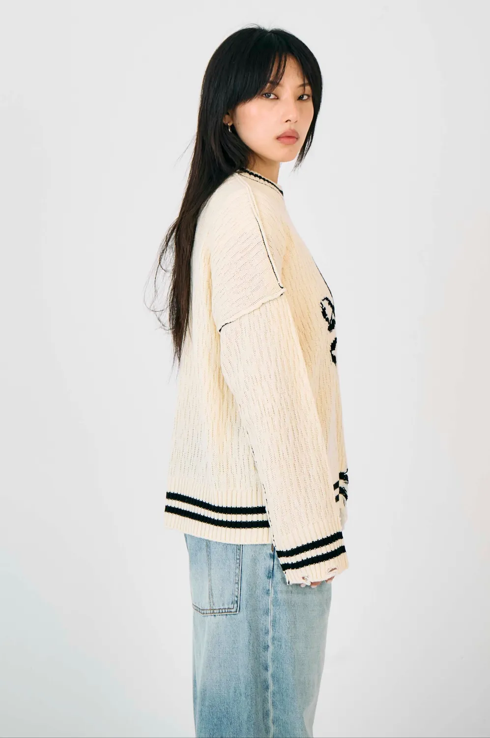 THE RAGGED PRIEST Cult Skull striktrøje creme oversize