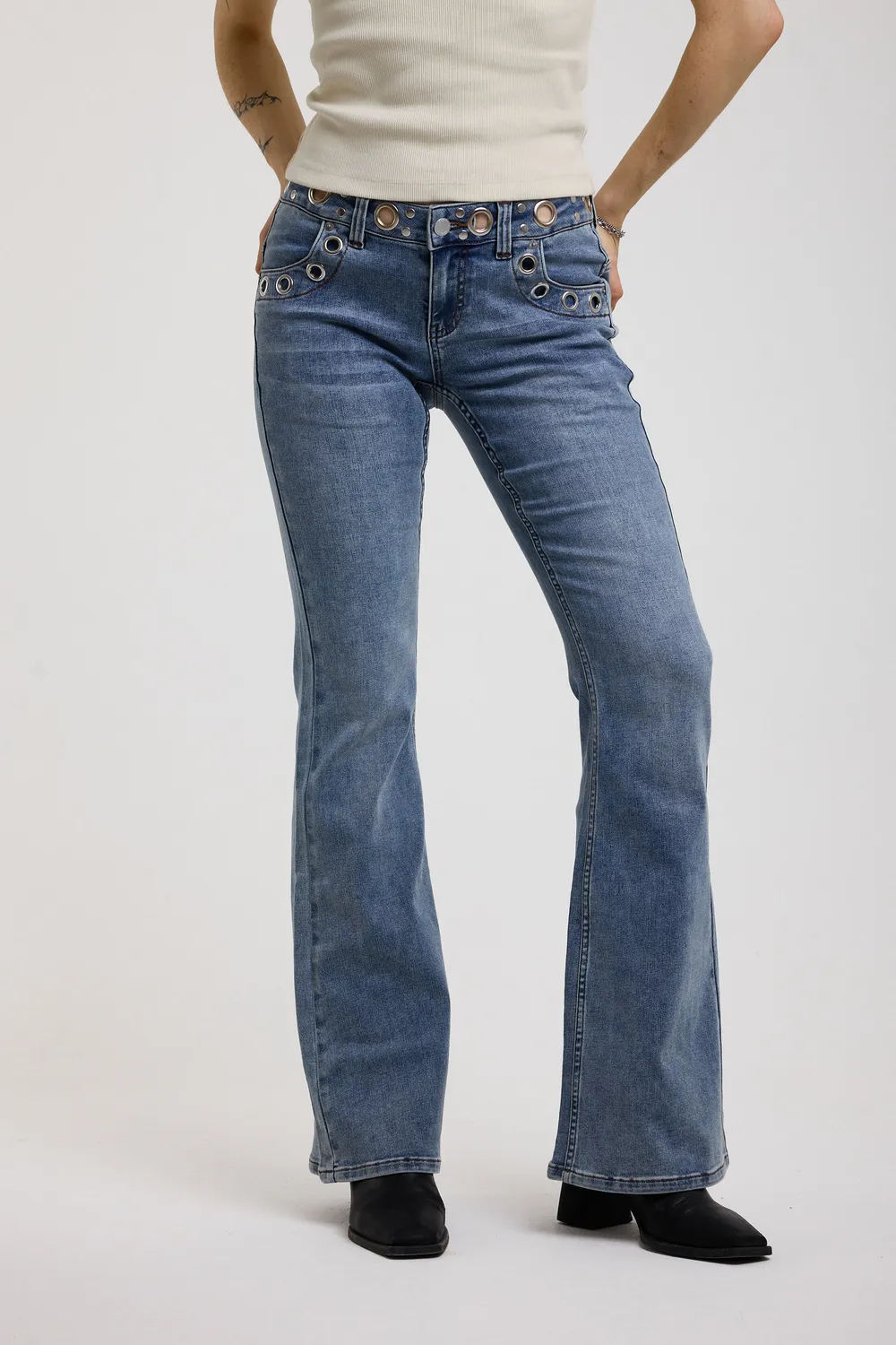 The Ragged Priest Grade Flare Jeans mid-blue lavtaljede