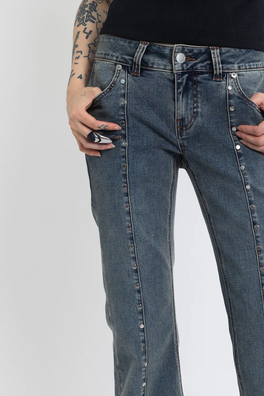 The Ragged Priest Runaway Seam Detail Studded flare jeans str. 28