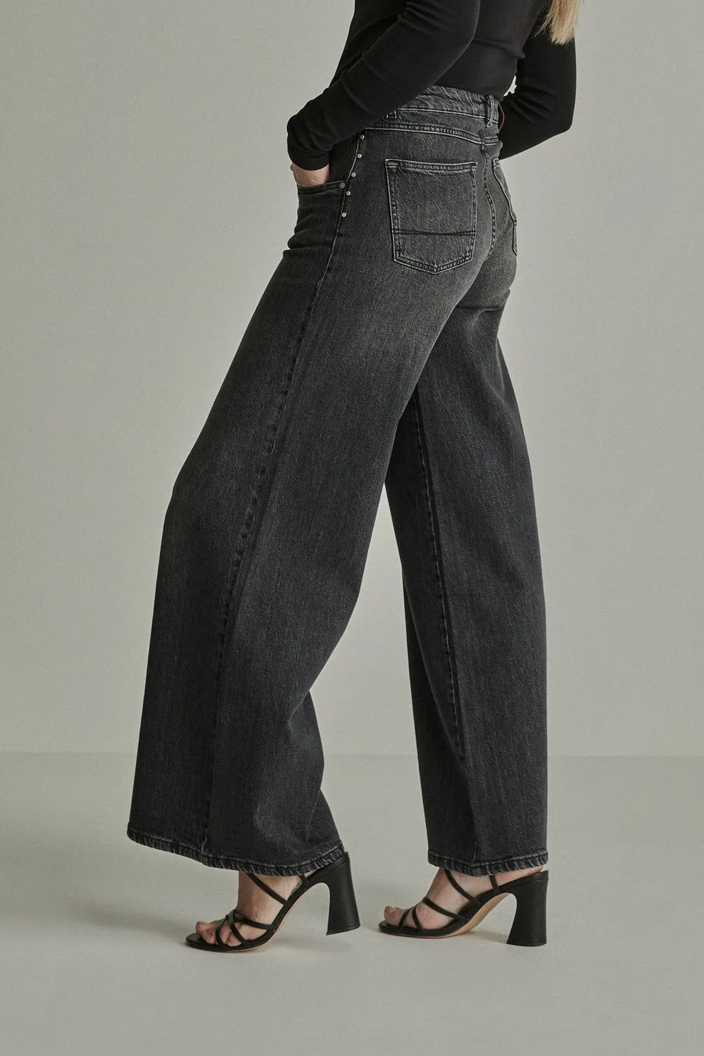 Para Mi Lizzy Stud jeans Shadow Black high waist wide