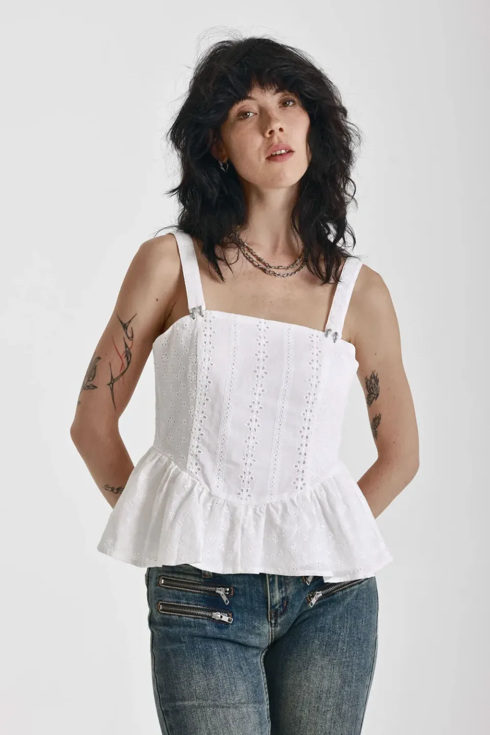 THE RAGGED PRIEST Gray Broderie Peplum Cami camitop hvid