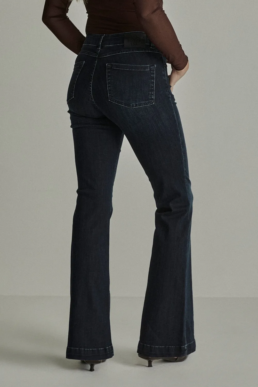 Para Mi Jade flare jeans blue black høj talje str 32