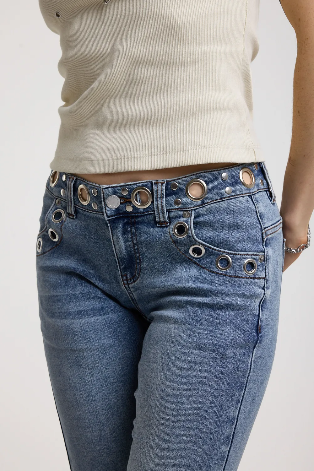 The Ragged Priest Grade Flare Jeans mid-blue lavtaljede