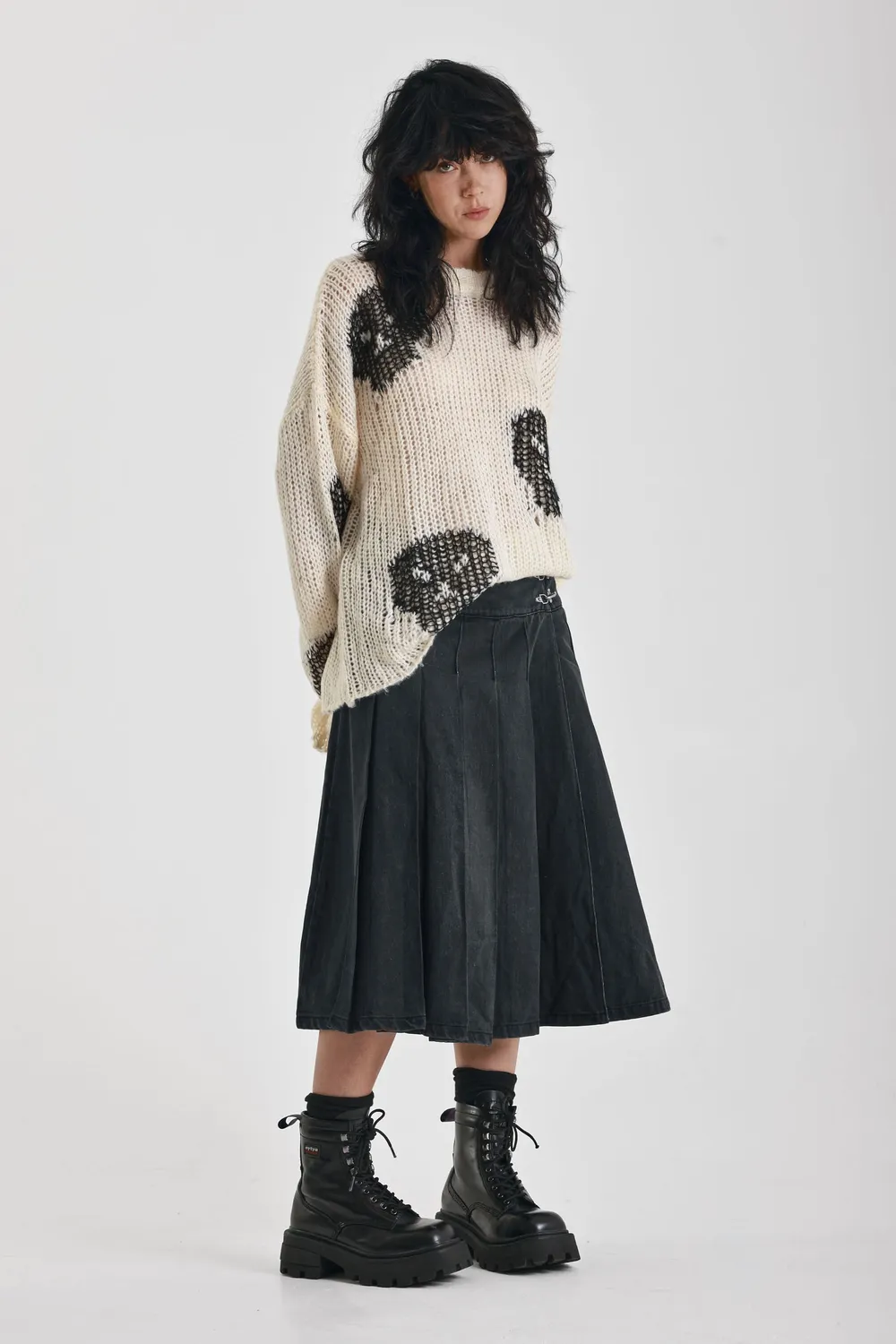 THE RAGGED PRIEST Bonehead Skull striktrøje oversized ecru