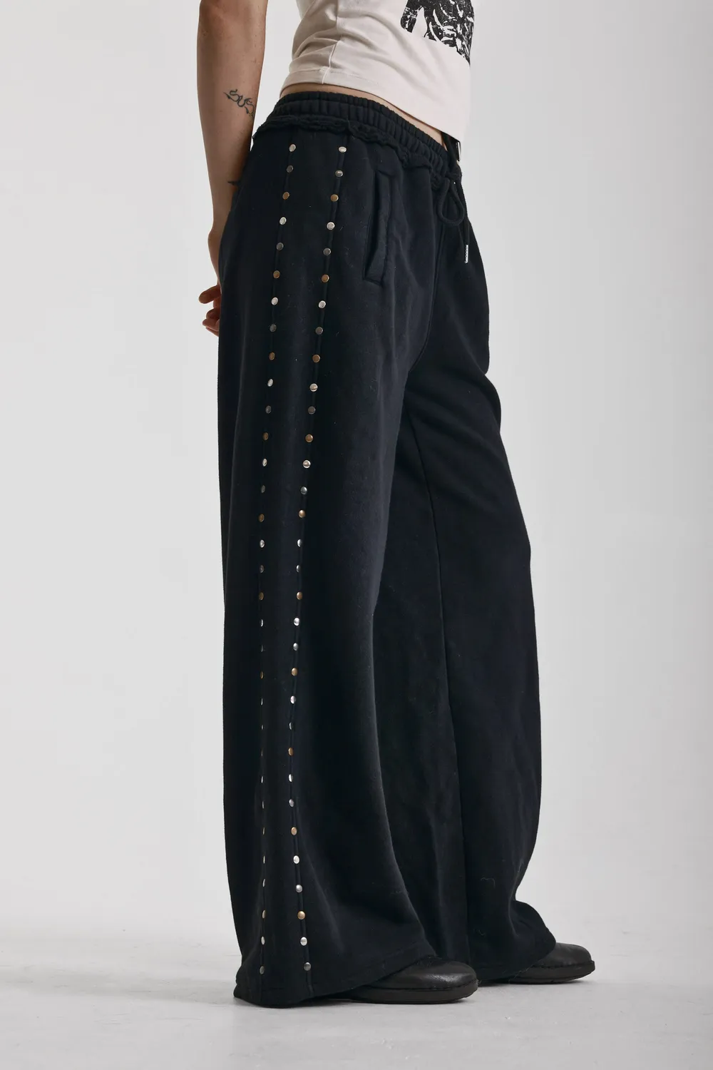 The Ragged Priest Habits Wide Leg Studded joggingbukser sort