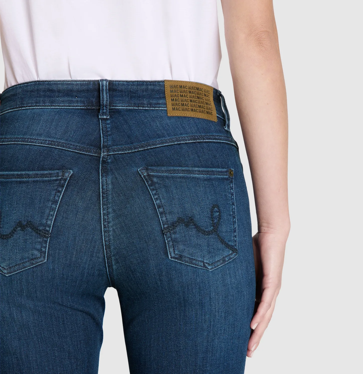 MAC Laura flare jeans mellemblå længde 32