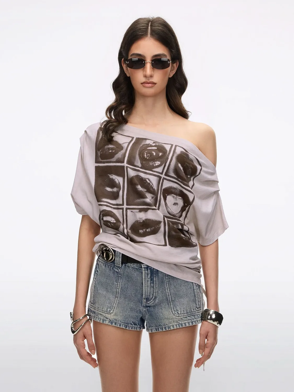 Miss Sixty Off-Shoulder T-shirt off white print