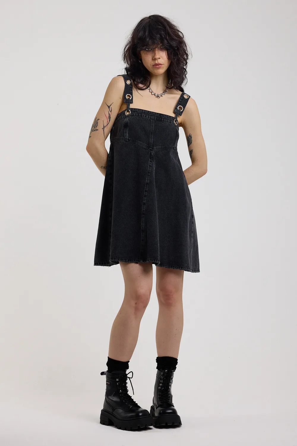 The Ragged Priest Dilemma Denim Eyelet Mini Kjole sort