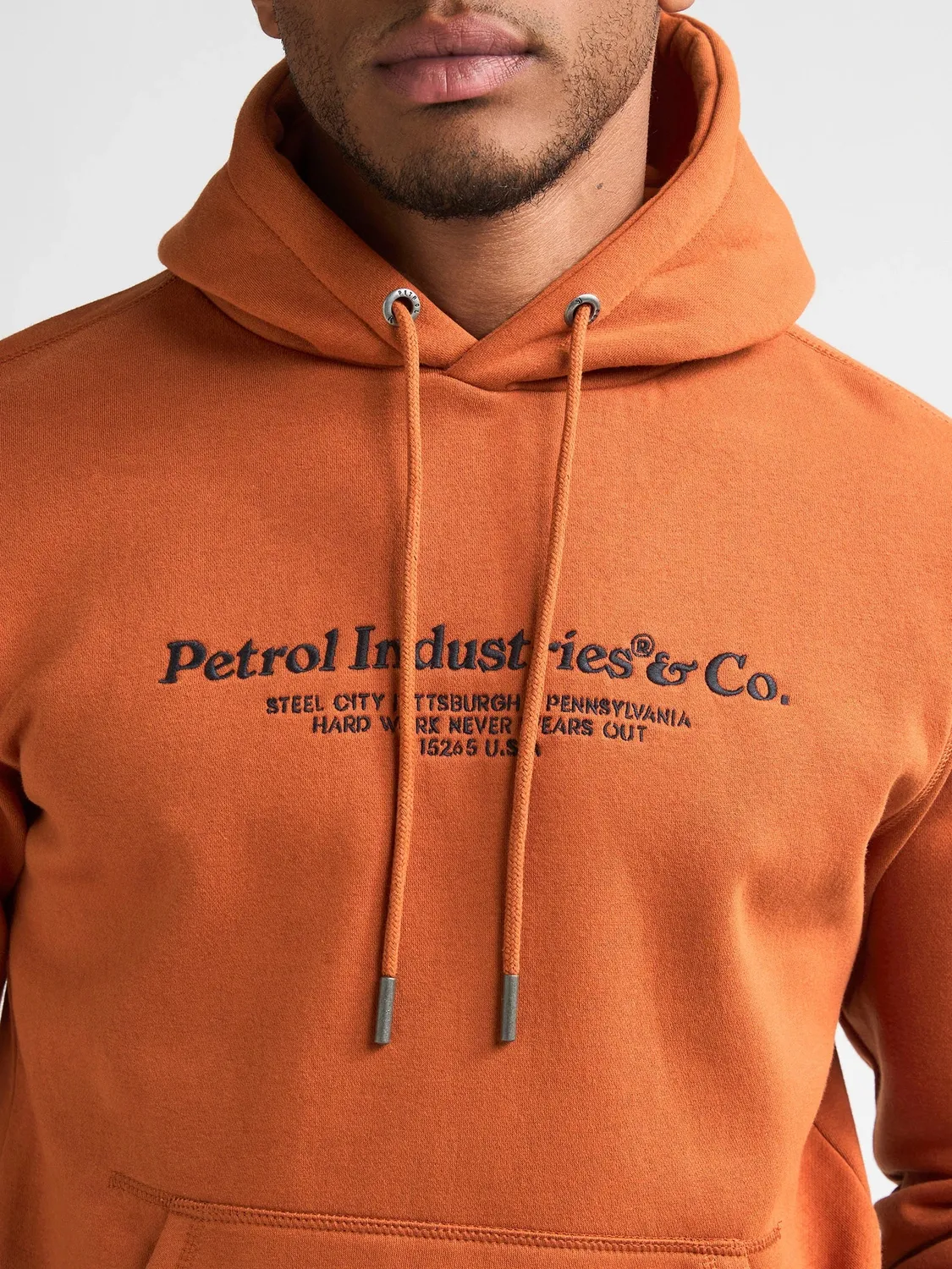 Petrol Industries Cedarwood hoodie print kængurulomme