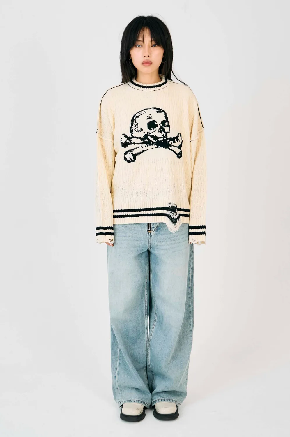 THE RAGGED PRIEST Cult Skull striktrøje creme oversize